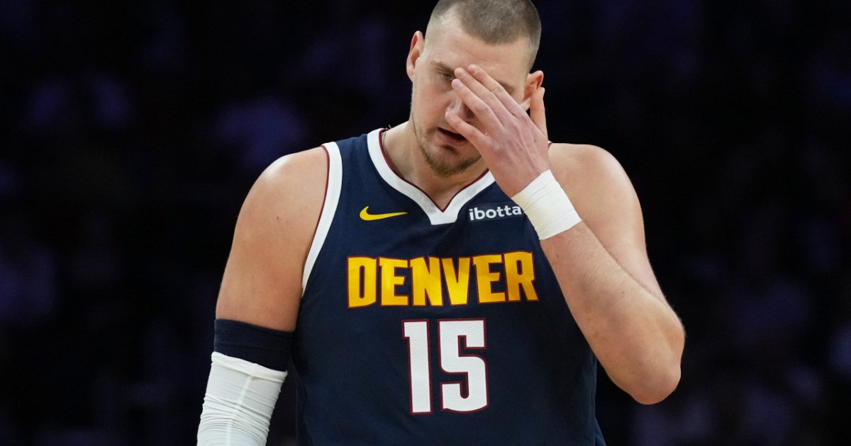 Jokić desfalca os Nuggets por 1 mÊs com lesão no joelho esquerdo