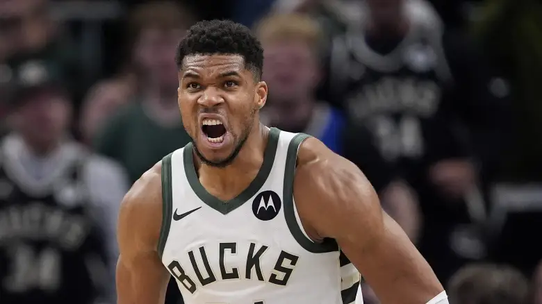 Giannis Antetokounmpo é listado como dúvida
