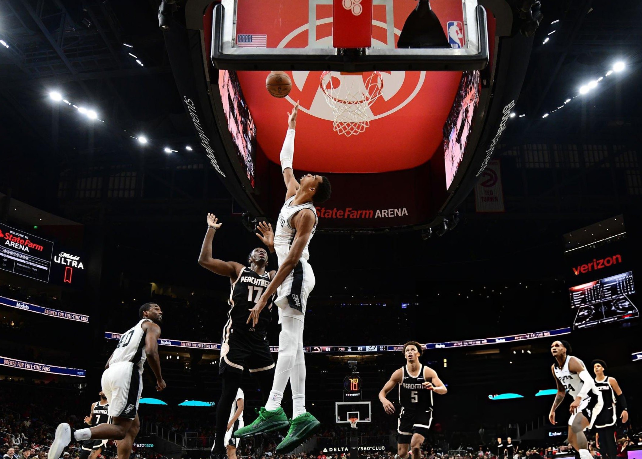 Wemby Faz História: 100 Jogos Seguidos com Tocos na NBA