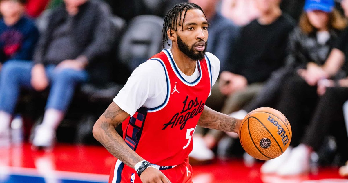 Derrick Jones Jr está fora com mais um entorse no joelho