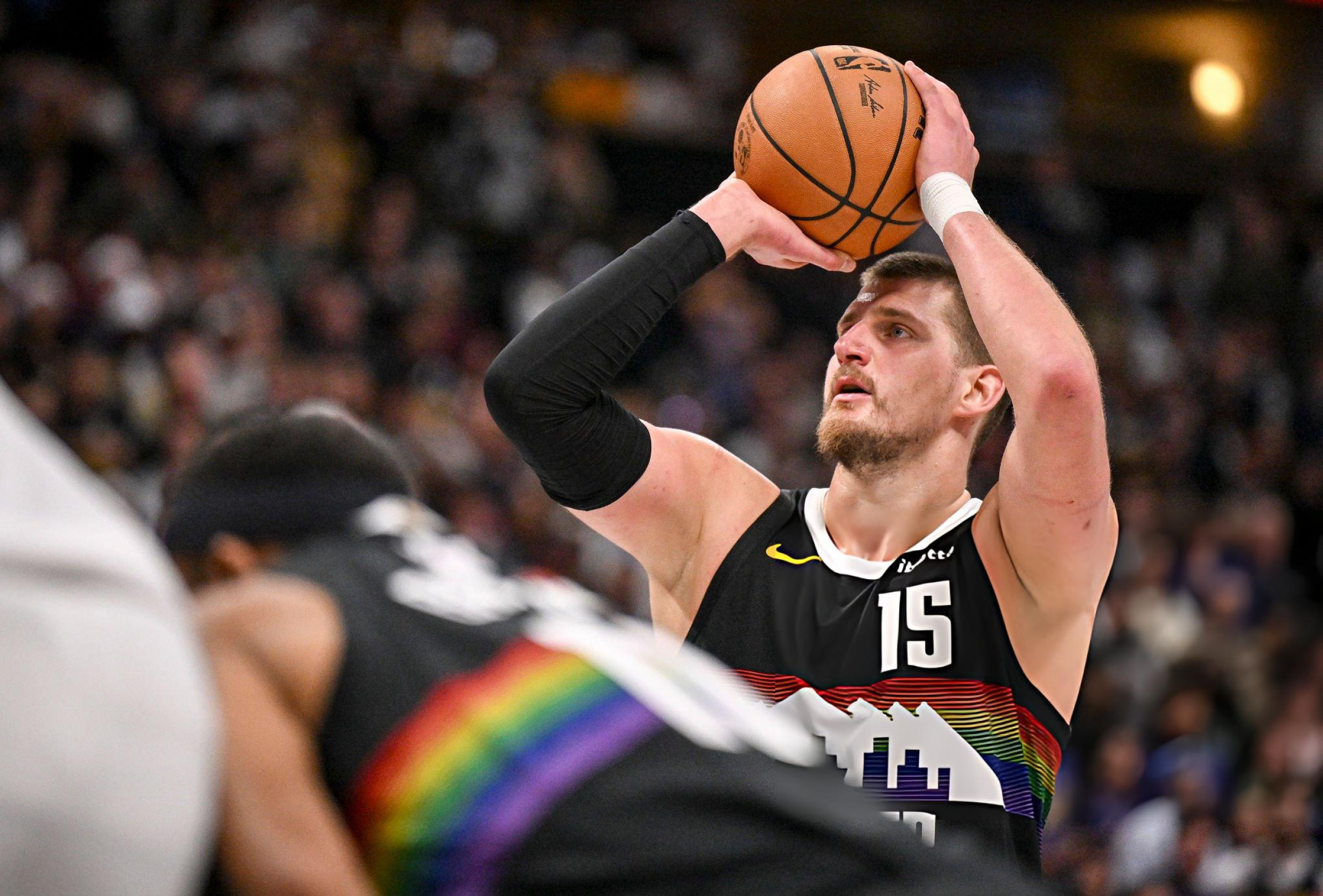 Jokic faz triplo-duplo histórico com 56 pontos e Nuggets batem os Wolves