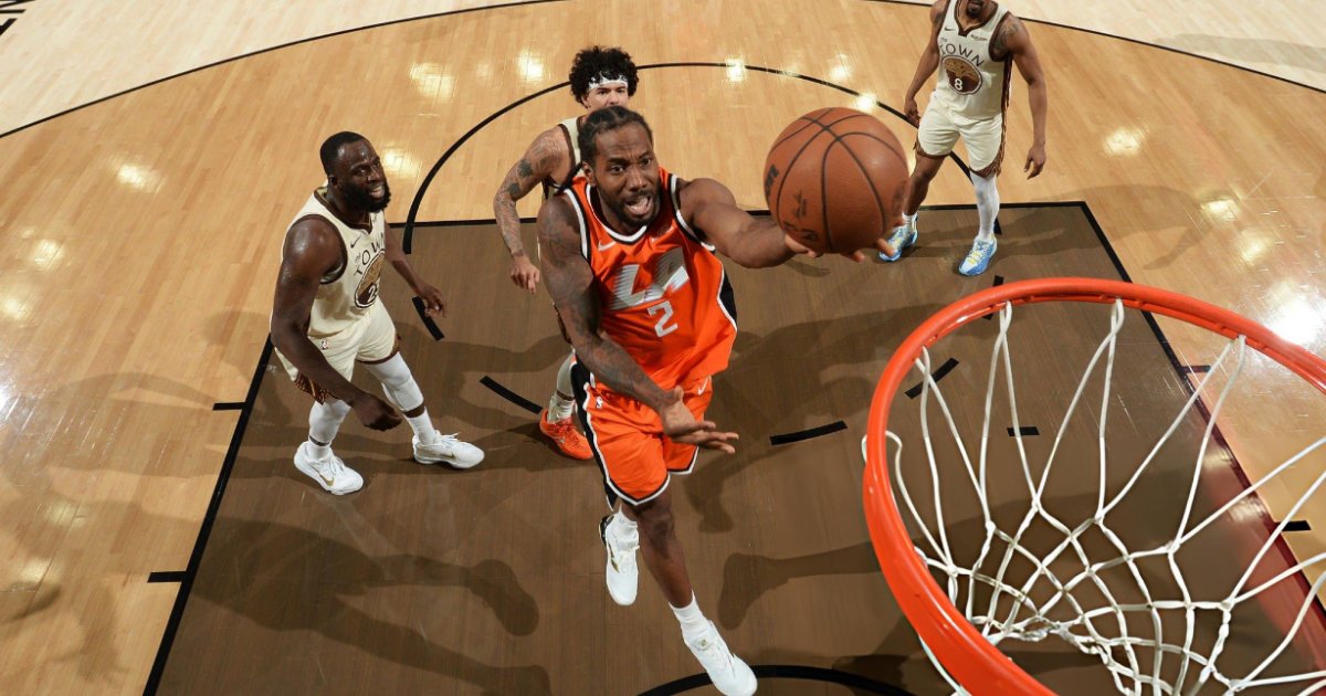 Kawhi lidera virada de 17 pontos, e Clippers batem Warriors