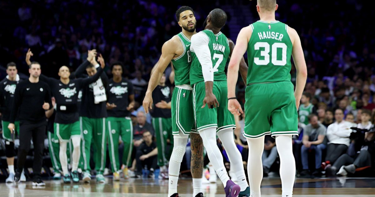 Tatum domina, comanda Celtics e deixa Sixers à beira da eliminação