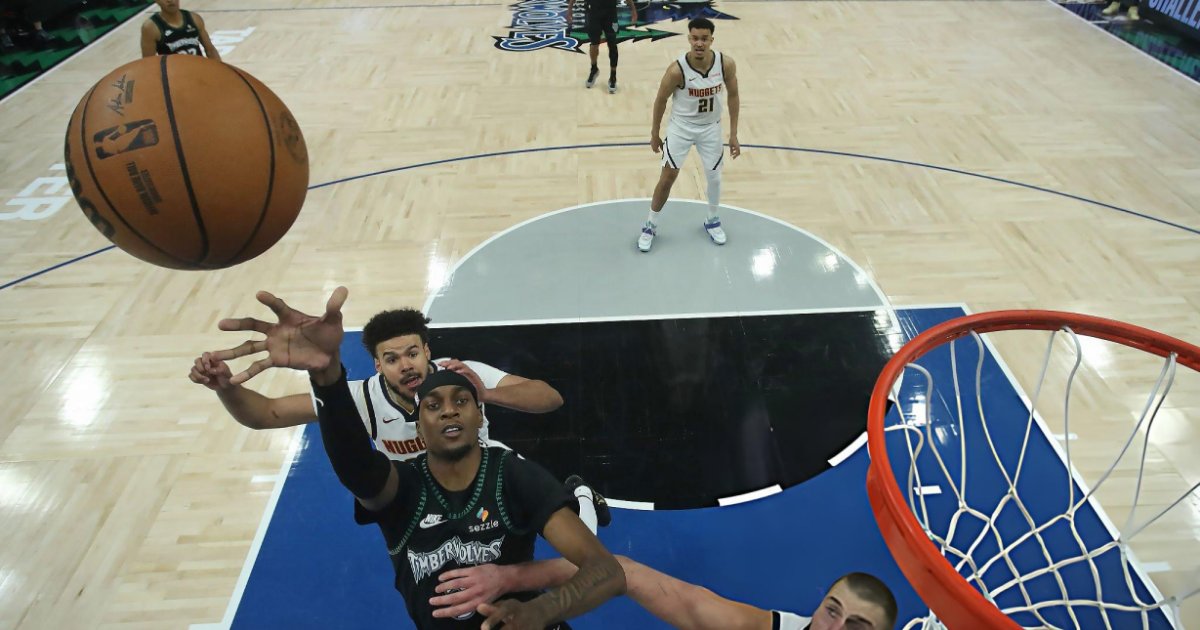McDaniels brilha, domina os Nuggets e leva Timberwolves à classificação