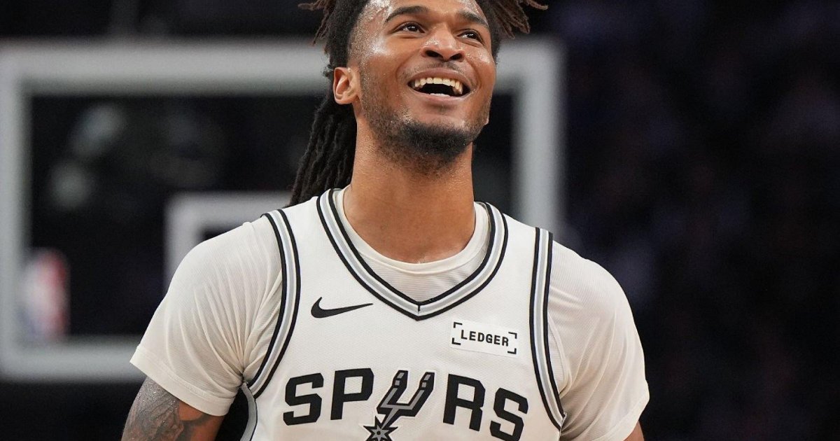 Com show de Stephon Castle, Spurs atropelam Wolves e avançam